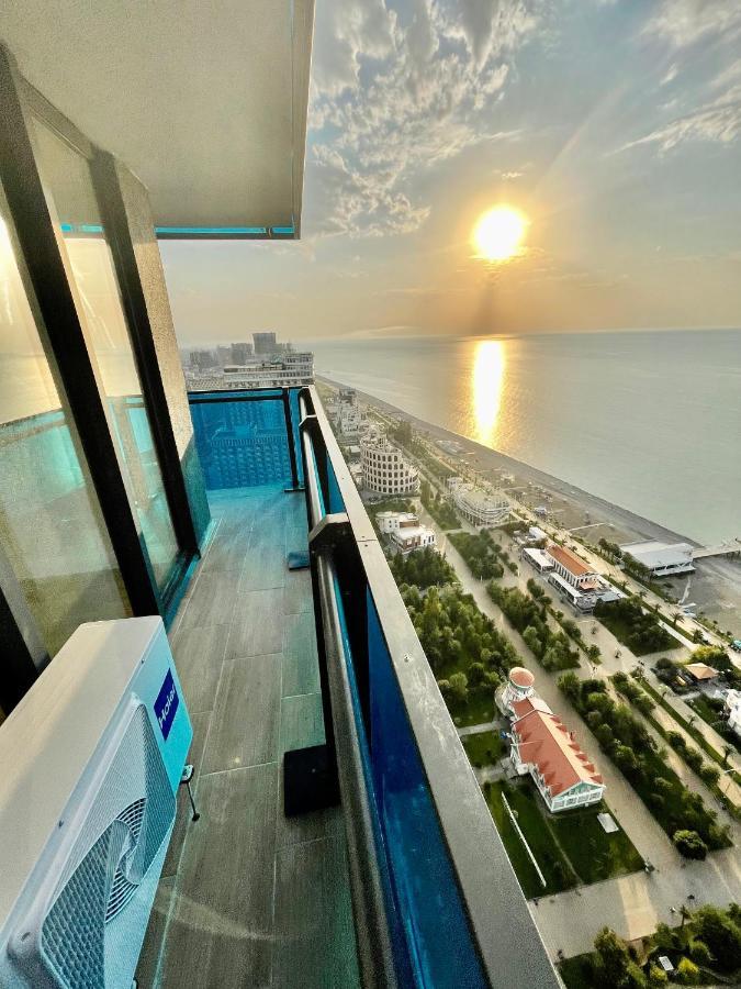 Orbi City Luxury Suite บาทูมิ ภายนอก รูปภาพ