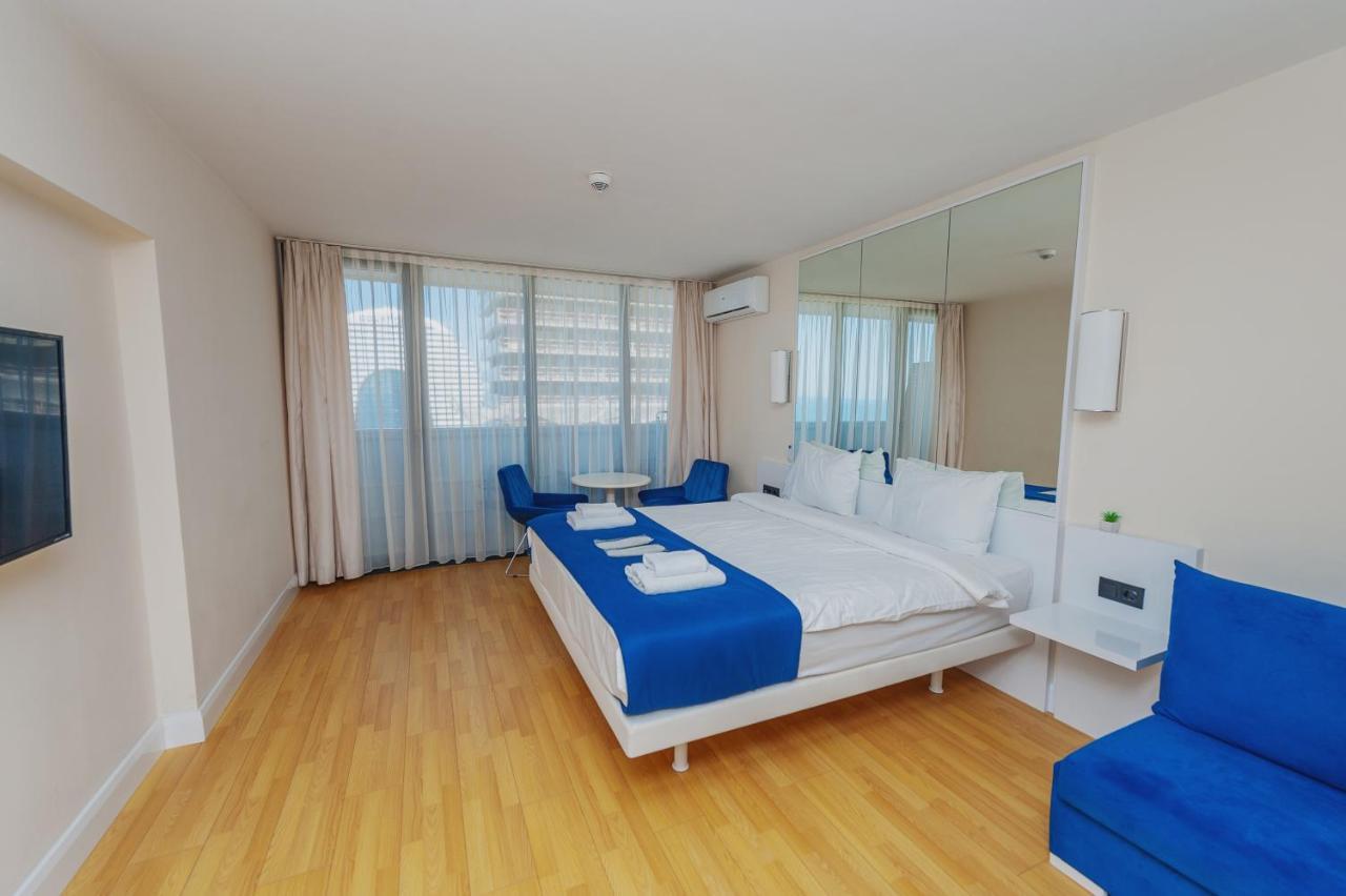 Orbi City Luxury Suite บาทูมิ ภายนอก รูปภาพ