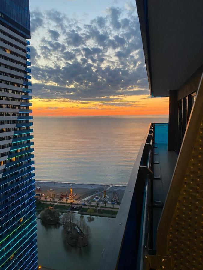 Orbi City Luxury Suite บาทูมิ ภายนอก รูปภาพ